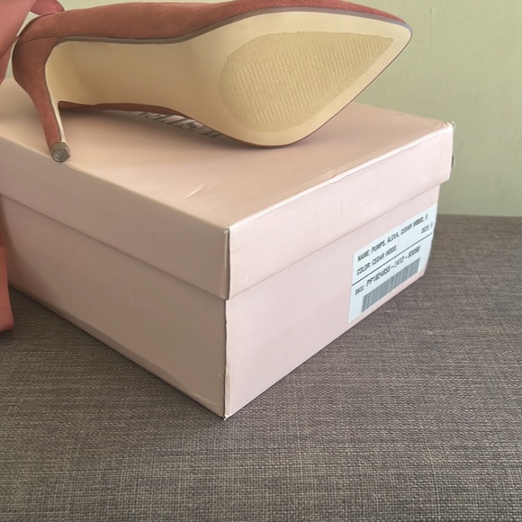Cedar wood pinkish  pumps size 9 from jusfab never worn owned them about 1 year - Picture 3 of 3